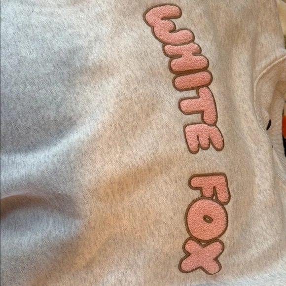White Fox Gray Sweatshirt M/L - Picture 3 of 3